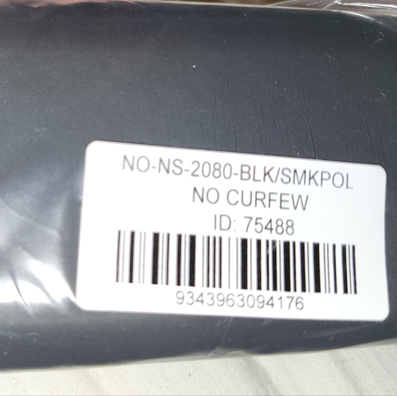 NWT QUAY AUSTRALIA "NO CURFEW OVERSIZED POLARIZED SHIELD SUNGLASSES UNISEX - Picture 5 of 5